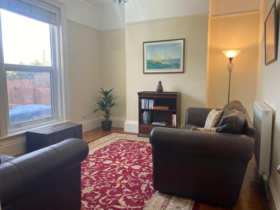 Dog Friendly Close To The And The Town *